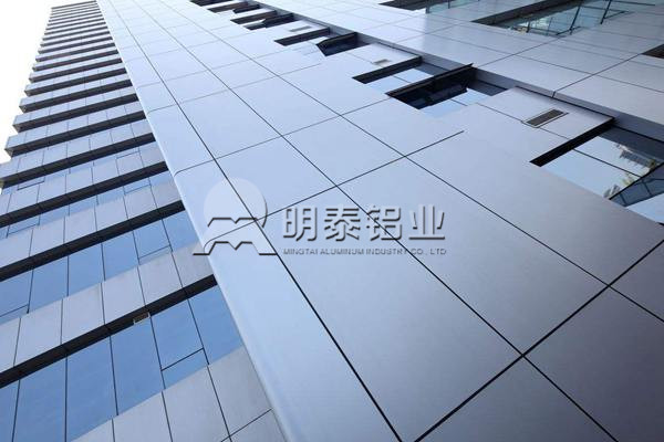 鋁塑板用鋁箔基材厚度一般是多少絲?鋁箔生產廠家哪家好? 鋁塑板用鋁箔基材厚度一般是多少絲?鋁箔生產廠家哪家好?